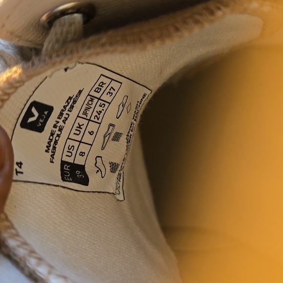 Veja Tan and Cream Women's Sneakers - Picture 9 of 10